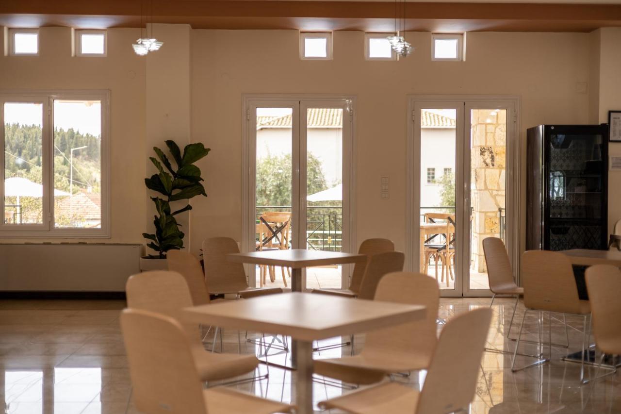 Chrisovalanto Hotel Sívota 外观 照片