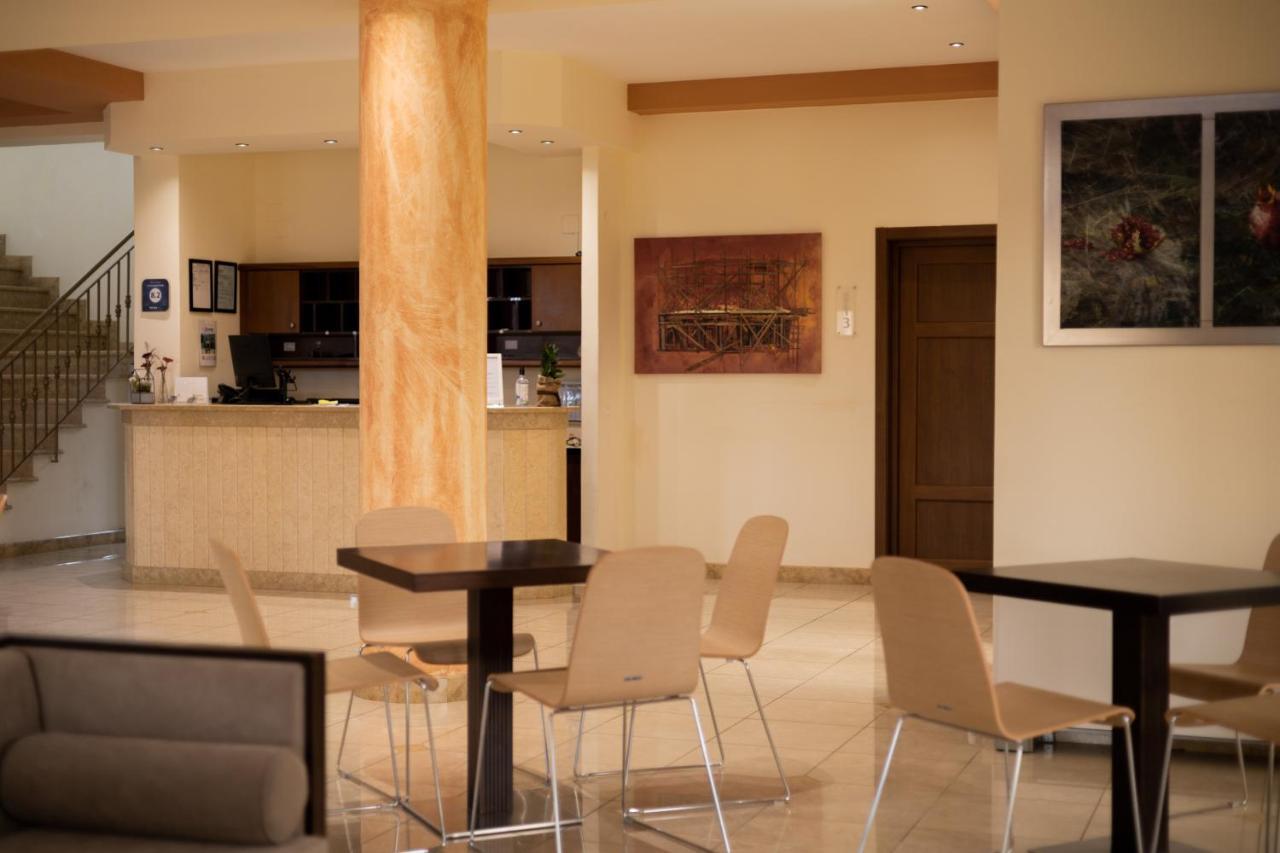 Chrisovalanto Hotel Sívota 外观 照片