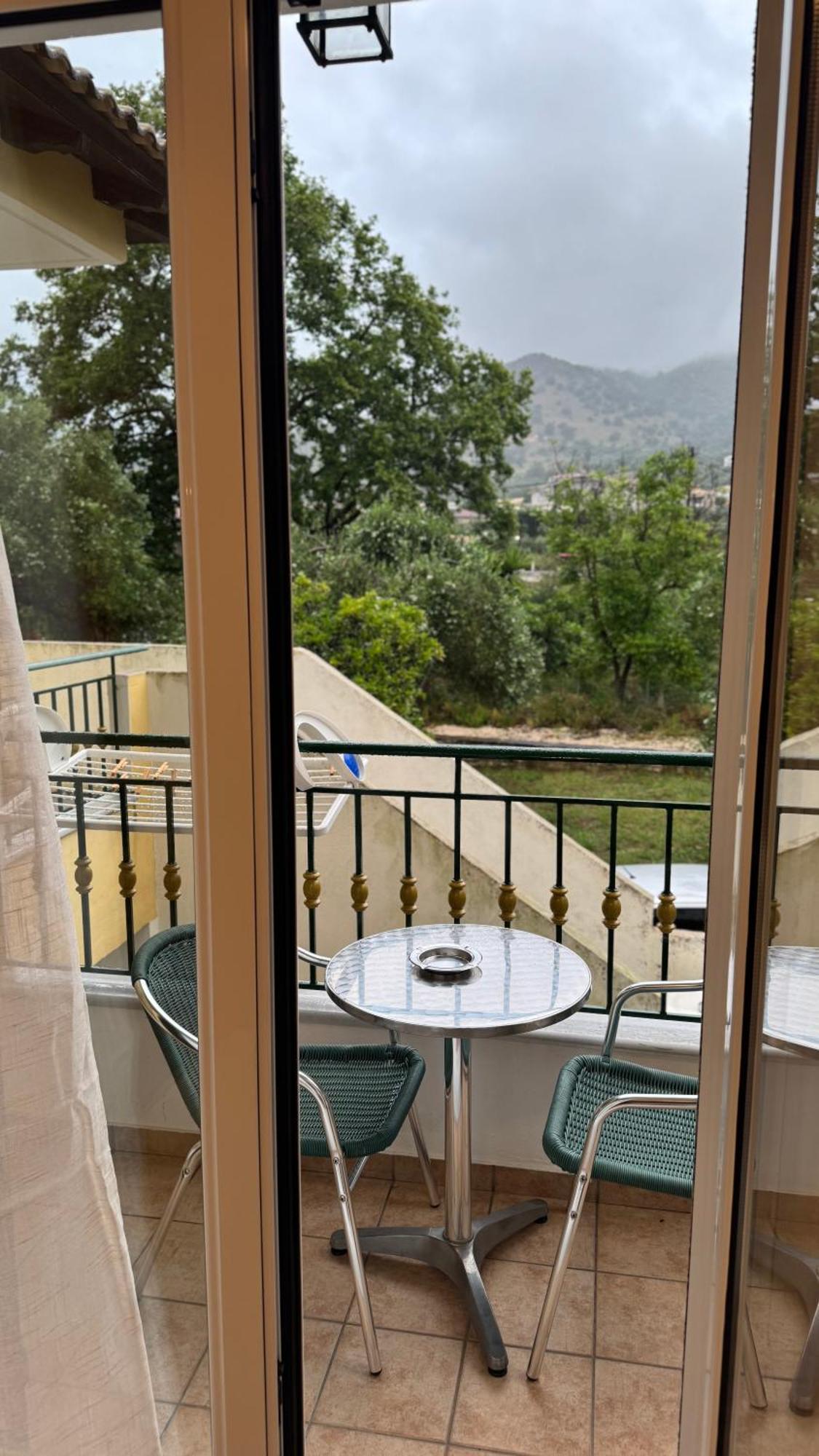 Chrisovalanto Hotel Sívota 外观 照片
